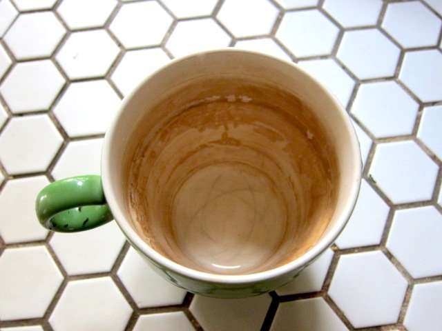 How to clean a stained coffee cup